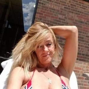 Meet your Posher, Joni